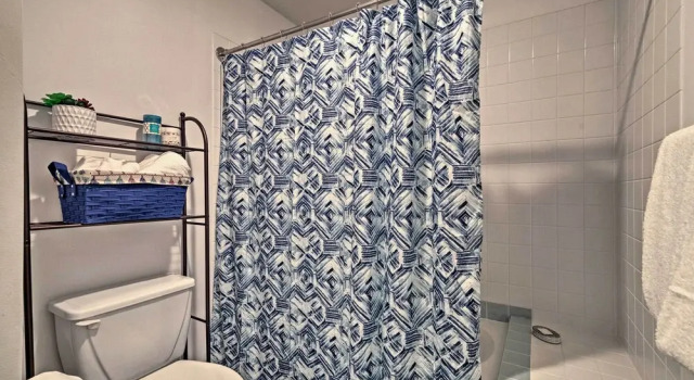 Апартаменты c 1 комнатой с балконом Kailua-kona Condo w/ Lanai, Walk to Beach + Pier!