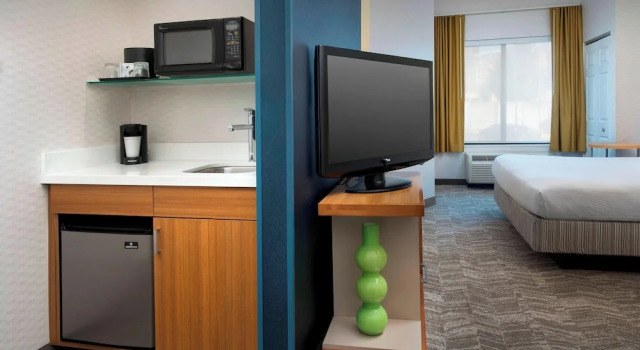 Люкс SpringHill Suites Alexandria