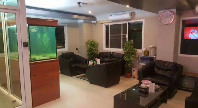 Kun Hotel, Varaa Hotelli Hotellit North-Eastern Thailand pysäköinnillä, Pysäköinti