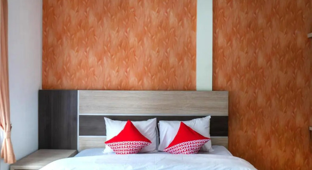 Deluxe suite OYO 617 Sukaraja Residence Syariah