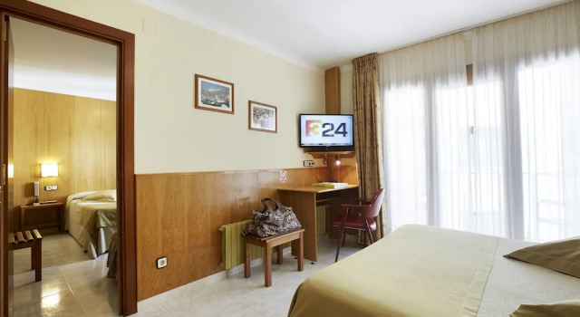 Двухместный номер Standard с 2 комнатами Hotel Univers