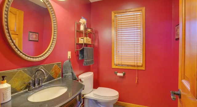 Коттедж Expansive Retreat on 5 Acres in Shakopee!