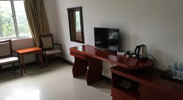 Shuangjiang Xinxin Hotel, Prenota Hotel Lincang Yunnan