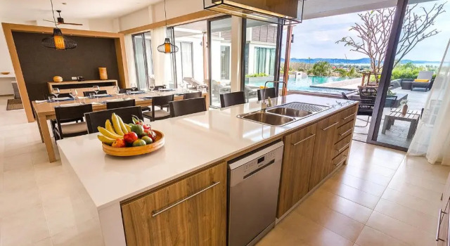 Вилла с бассейном с 6 комнатами с видом на море Stay Wellbeing & Lifestyle Resort