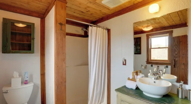 Апартаменты Scenic Hot Springs Retreat Near Appalachian Trail!