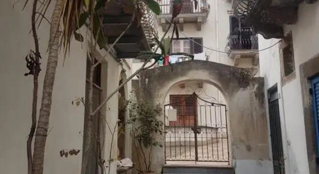 Lipari Centro Storico Flat 5 mins from Port, Book Apartment Hotels in Sicily with Parking, Parking