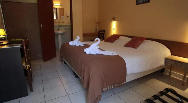 Двухместный номер Superior Logis Hôtel LE PRESSOIR