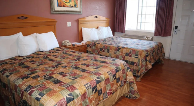 Четырёхместный номер Standard Capri Motel Santa Cruz Beach Boardwalk