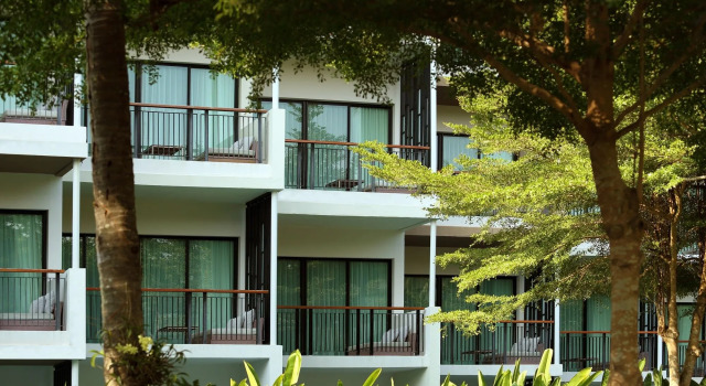 Le Méridien Phuket Mai Khao Beach Resort