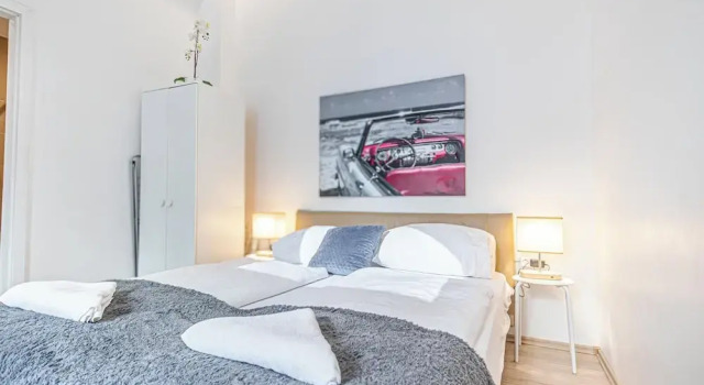 Family 2 Apts for 6P Stadthalle Area, Prenota Appartamento Vienna Austria