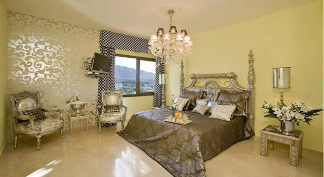 Unique Luxurious and Palacial Villa, Забронировать Вилла Отели Марбелья с бассейном, рядом с Поле для гольфа Los Naranjos, Бассейн
