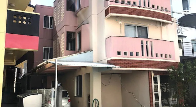 Chatan Tall House