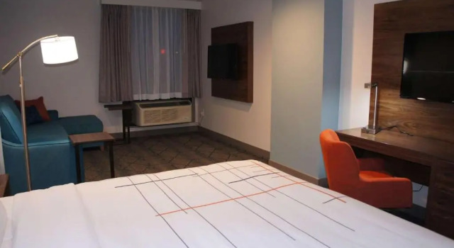 Люкс La Quinta Inn & Suites by Wyndham Littleton-Red Rocks