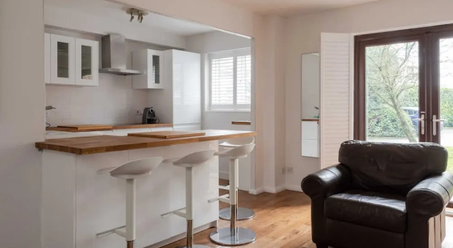 Lovely Landed Home near Wimbledon, sleeps 4, Varaa Huoneisto Asunnot kohteessa Merseyside, Huoneisto