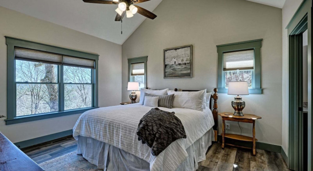The Owlery, Walk to Town, Buchen Sie Ferienhaus Highlands North Carolina