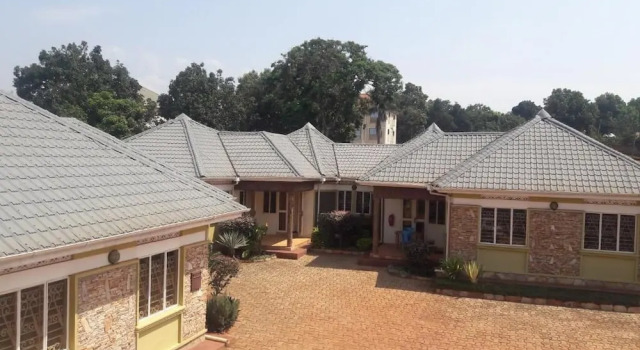 Prestige Resort Cottages, Prenota Resort Hotel resort a Eastern Uganda, Resort