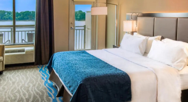 Номер Superior Holiday Inn Owensboro Riverfront by IHG