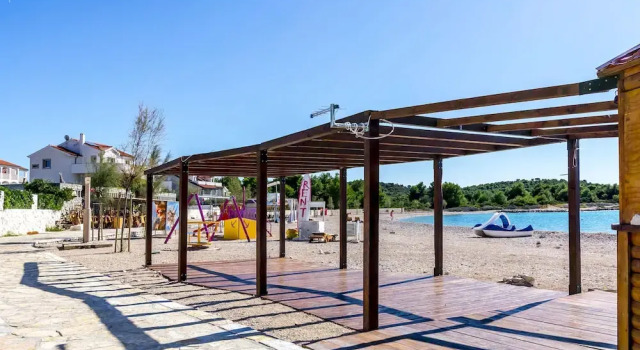 Apartments Cvitic, Забронировать Апартаменты/квартира Рогозница Шибенско-Книнская жупания