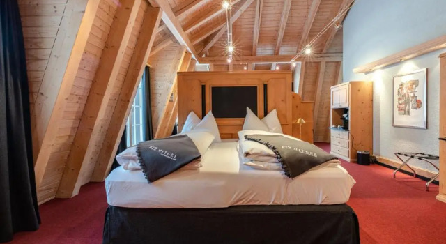 Hotel Piz Mitgel, Book Hotel Savognin Grisons