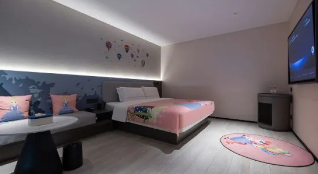 Двухместный семейный люкс Superior Дуплекс Jinan Daming Lake Scenic Area Furong Street Light Residence Hotel