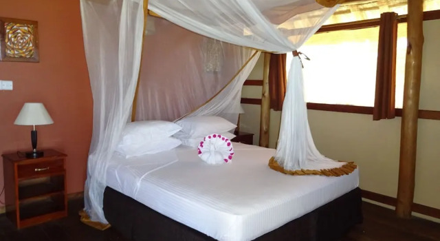 Barry's Beach Resort, Đặt Khu nghỉ dưỡng Pangani Tanzania