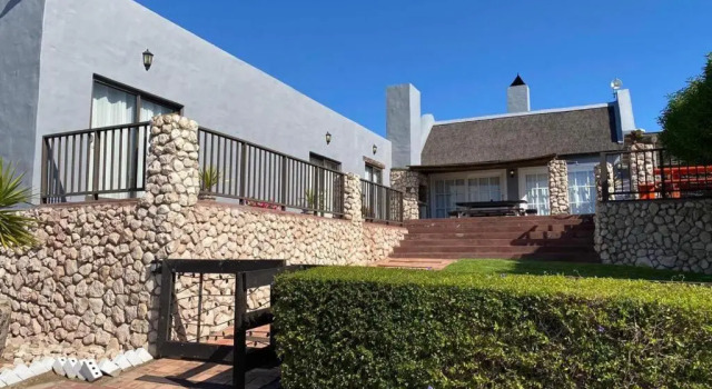 Коттедж Poseidon Langebaan Holiday Accommodation