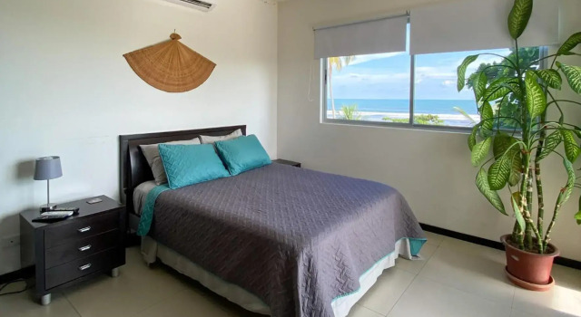 BEACHFRONT APARTMENT Vistas de Bejuco