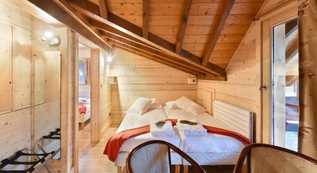 Люкс с 2 комнатами с балконом LocHotel Alpen Sports