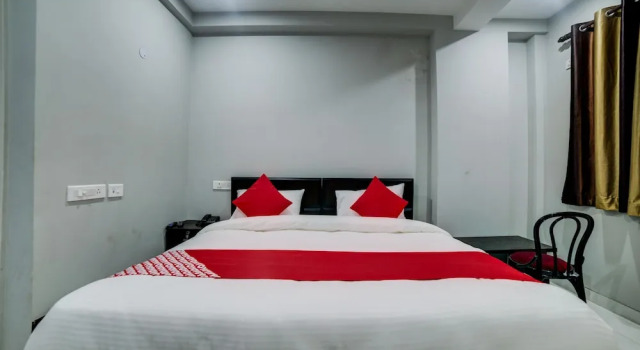Oyo 28073 Shiva Residency