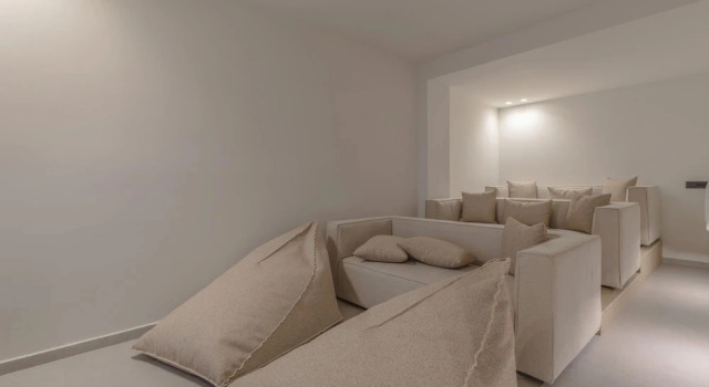Коттедж Villa Luxury Heaven - with Heated Pool