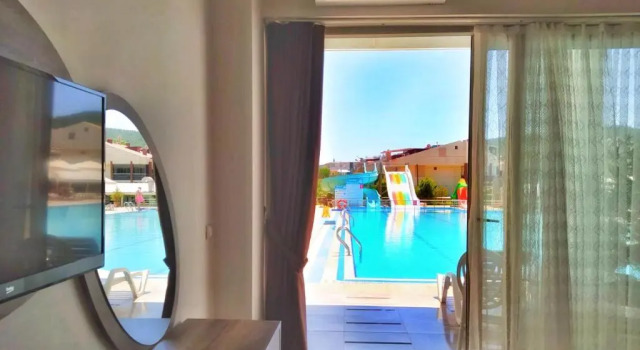 Трёхместный номер Standard с видом на бассейн Ceti̇n Presti̇ge Resort
