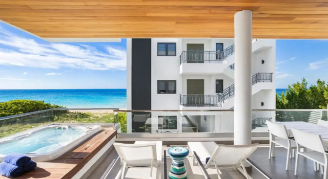 Апартаменты с балконом Meads Bay Beach Villas