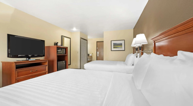Четырёхместный номер Standard Best Western Canon City