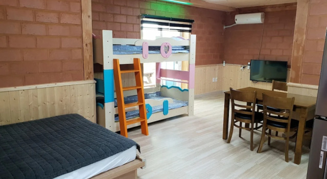 Rainbow Hwangto Pension, Book Hotel Hoteller i Pyeongchang med pool, Swimmingpool