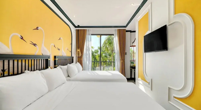 Семейный номер Standard с балконом и с видом на город Rokas Hoi An Boutique Hotel