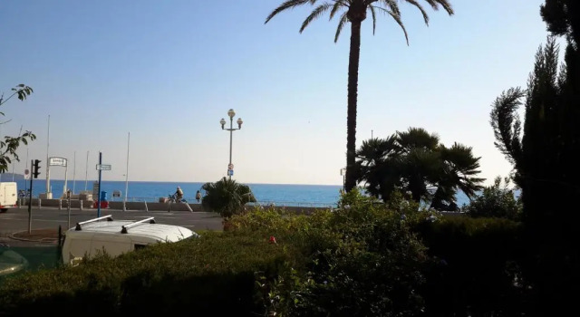 Апартаменты Nice Promenade Apartment