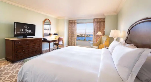Двухместный номер Standard с балконом и с видом на озеро Hilton Lake Las Vegas Resort & Spa