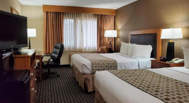 Четырёхместный номер Standard Ramkota Hotel Pierre