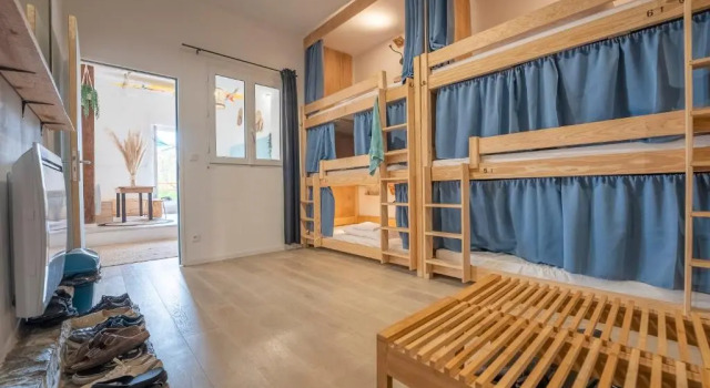 Кровать в общем номере Utopy Hostel Biarritz