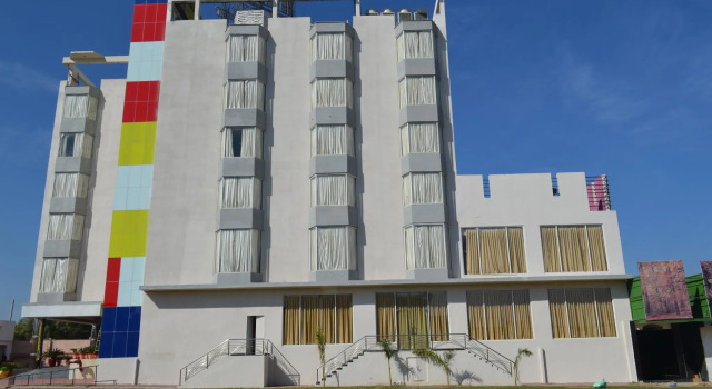 5 Flowers Ananta Elite, Kota, Забронировать Отель Отели штата Раджастхана с парковкой, Парковка