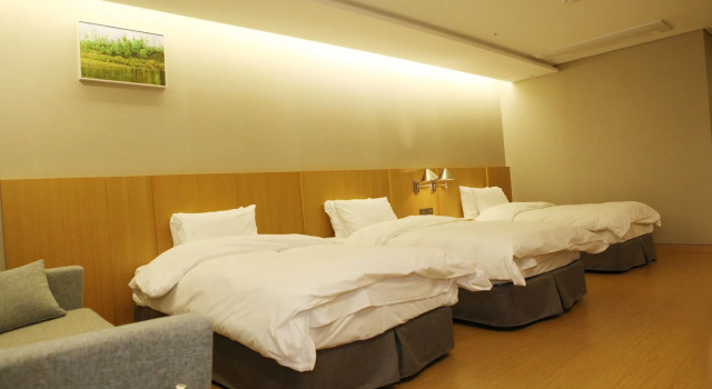 J Square Hotel and Wedding, Забронировать Отель Чинджу Кёнсан-Намдо