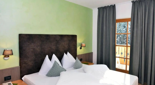 Двухместный номер Classic с балконом Hotel Rosengarten