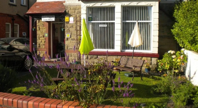 Glenavon Guest House, Забронировать Отель Бизнес-отели Лландидно, рядом с Плавательный центр Лландадно, 4* 5*