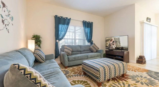 Pleasant Villa at Storey Lake With Private Pool Near Disney, Rezerwuj Willa Kissimmee Kissimmee
