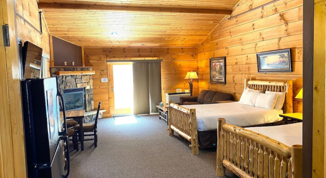 Четырёхместный номер Comfort The Lodges at Sunset Village