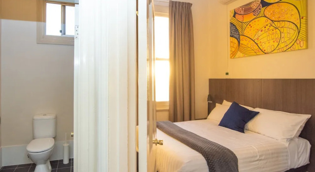 Апартаменты The Mile End Hotel