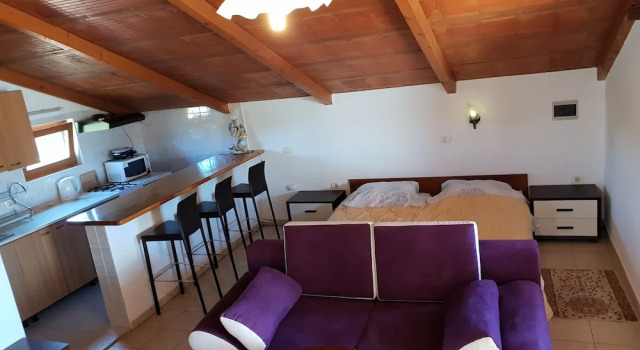 Студия с балконом Apartments Šeherzada