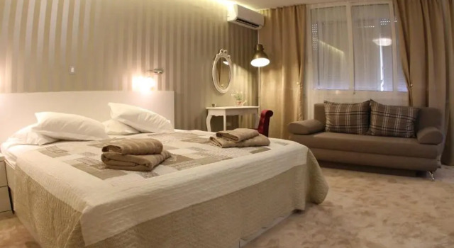 Studio Apartments Mirakul