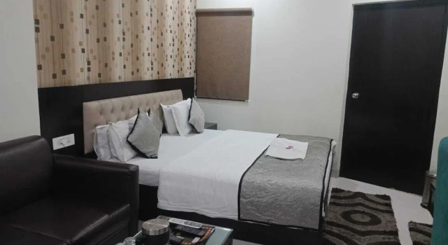 Hotel Mandakini Lush