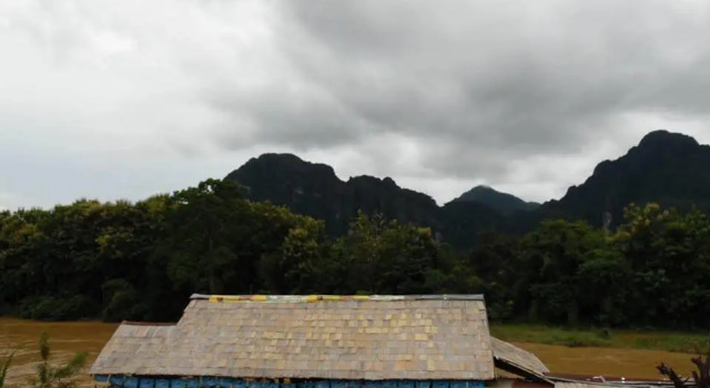 Sechaleunkham Guest House, Rezerwuj Pensjonat Vang Vieng Prowincja Wientian